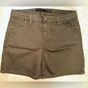 Tinseltown Denim Couture Sz 11 Khaki Green‎ Women’s Shorts